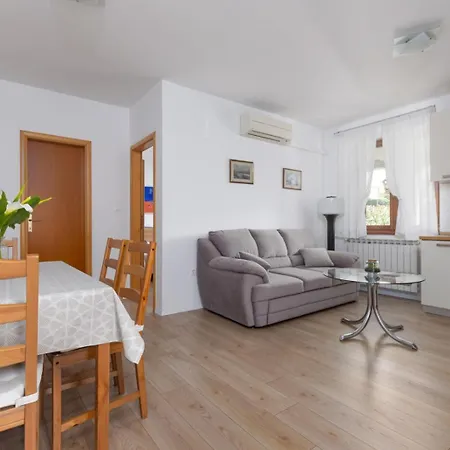 Apartament Marija *